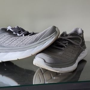 Hoka One One Time to fly mens Size 9.5